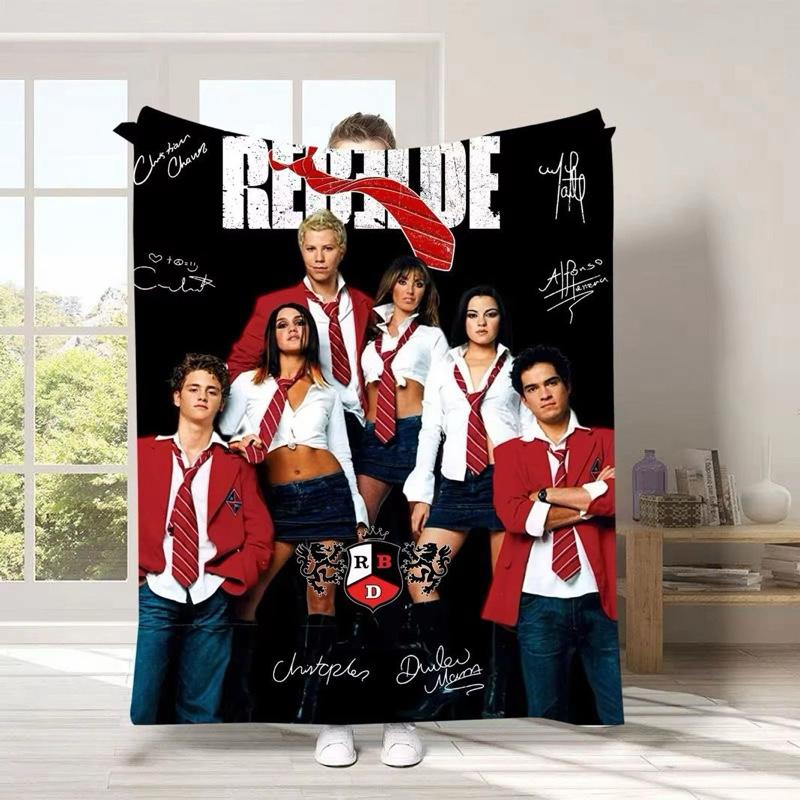 REBELDE Cobija Estilo Colegio Rebelde – Diseño Juvenil con Uniformes Rojos rbd