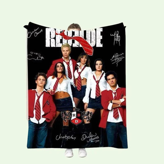 REBELDE Cobija Estilo Colegio Rebelde – Diseño Juvenil con Uniformes Rojos rbd