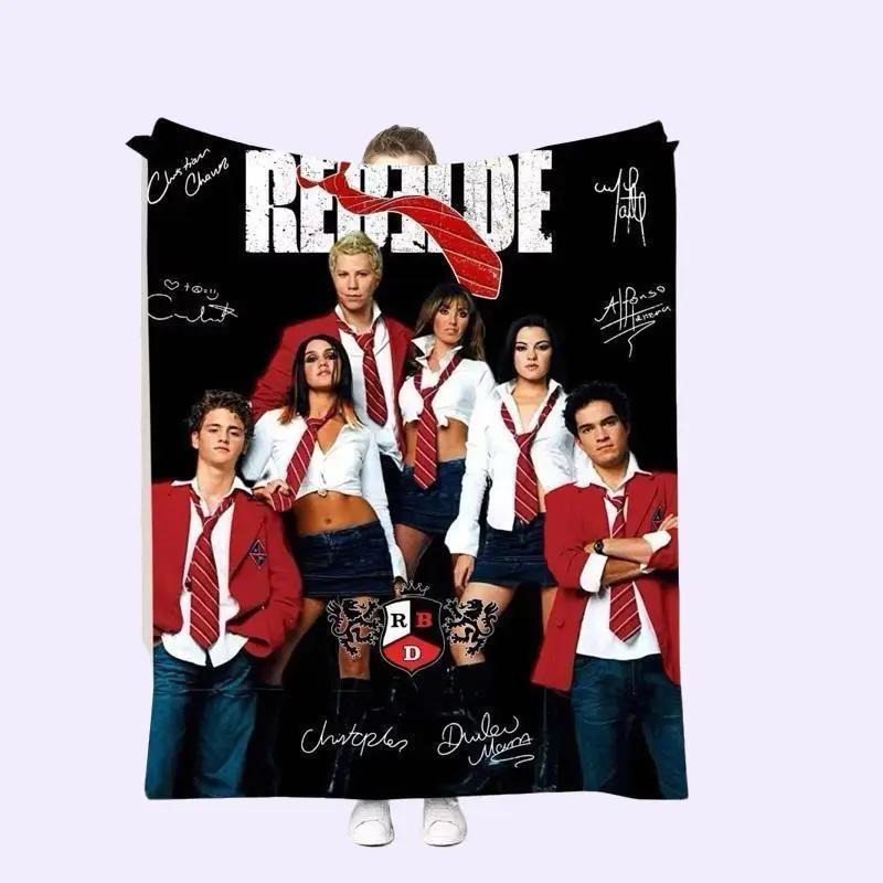 REBELDE Cobija Estilo Colegio Rebelde – Diseño Juvenil con Uniformes Rojos rbd